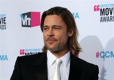 32 Super Sexy Photos of Brad Pitt: From Shirtless。